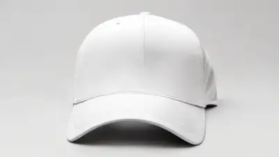 Front shot of a blank white sports hat.
